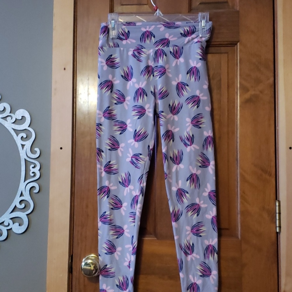 Lularoe OS leggings gray floral